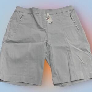 IZOD GOLF Women’s 10 Gray Stretchy Bermuda Shorts